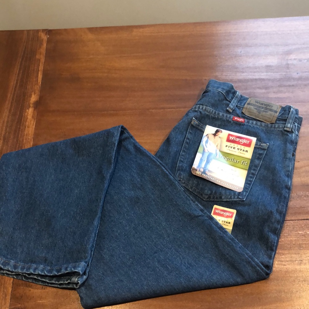 Wrangler regular fit straight leg jeans